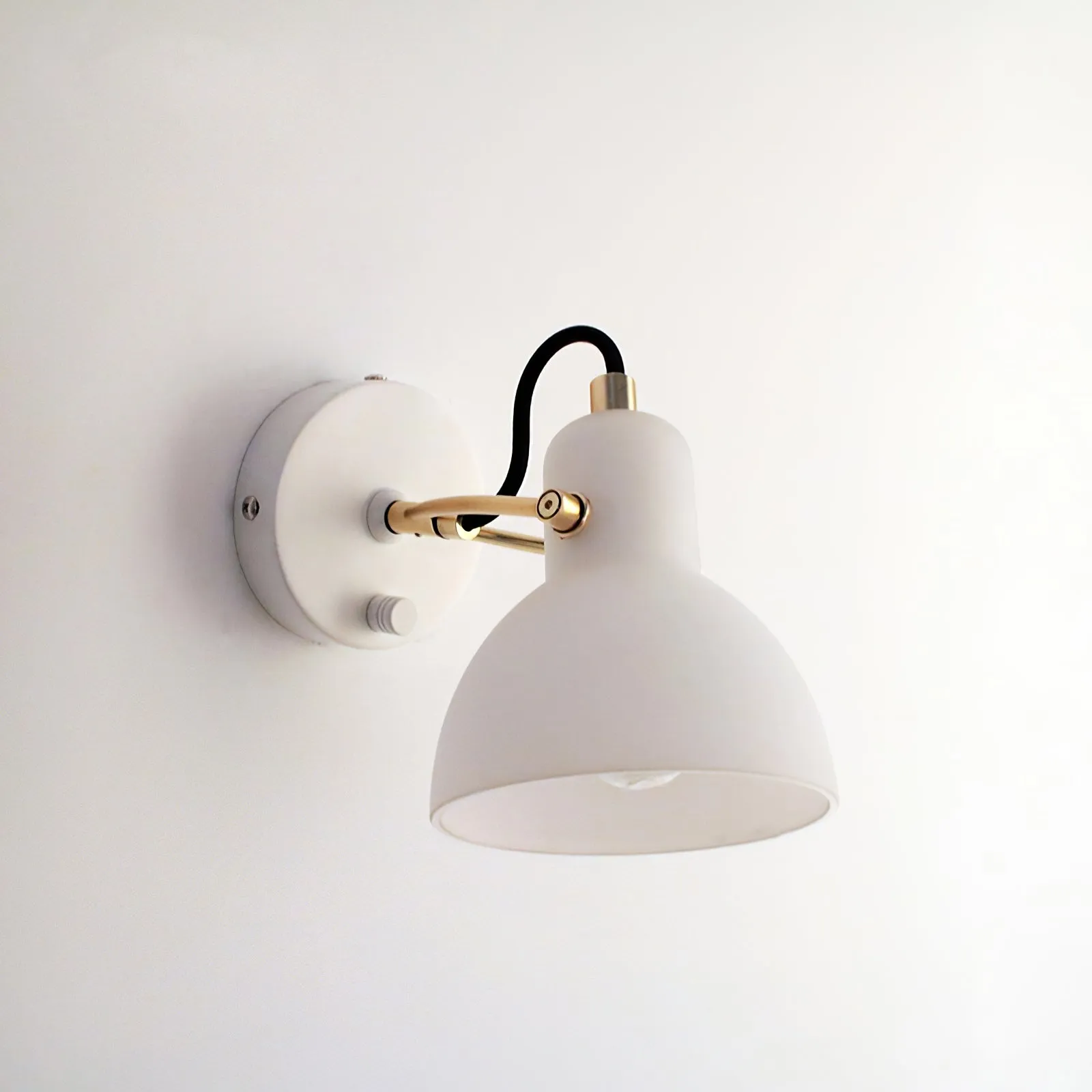 Daniel Wall Lamp