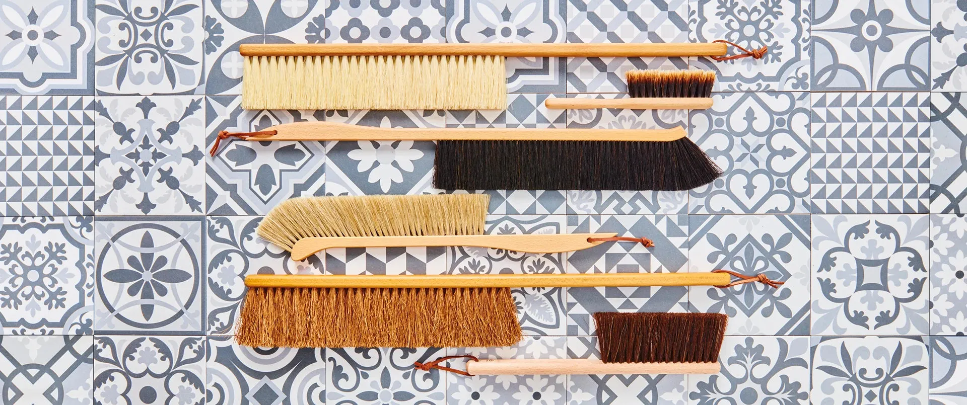 Hairbrush Beechwood, long pins for long hair