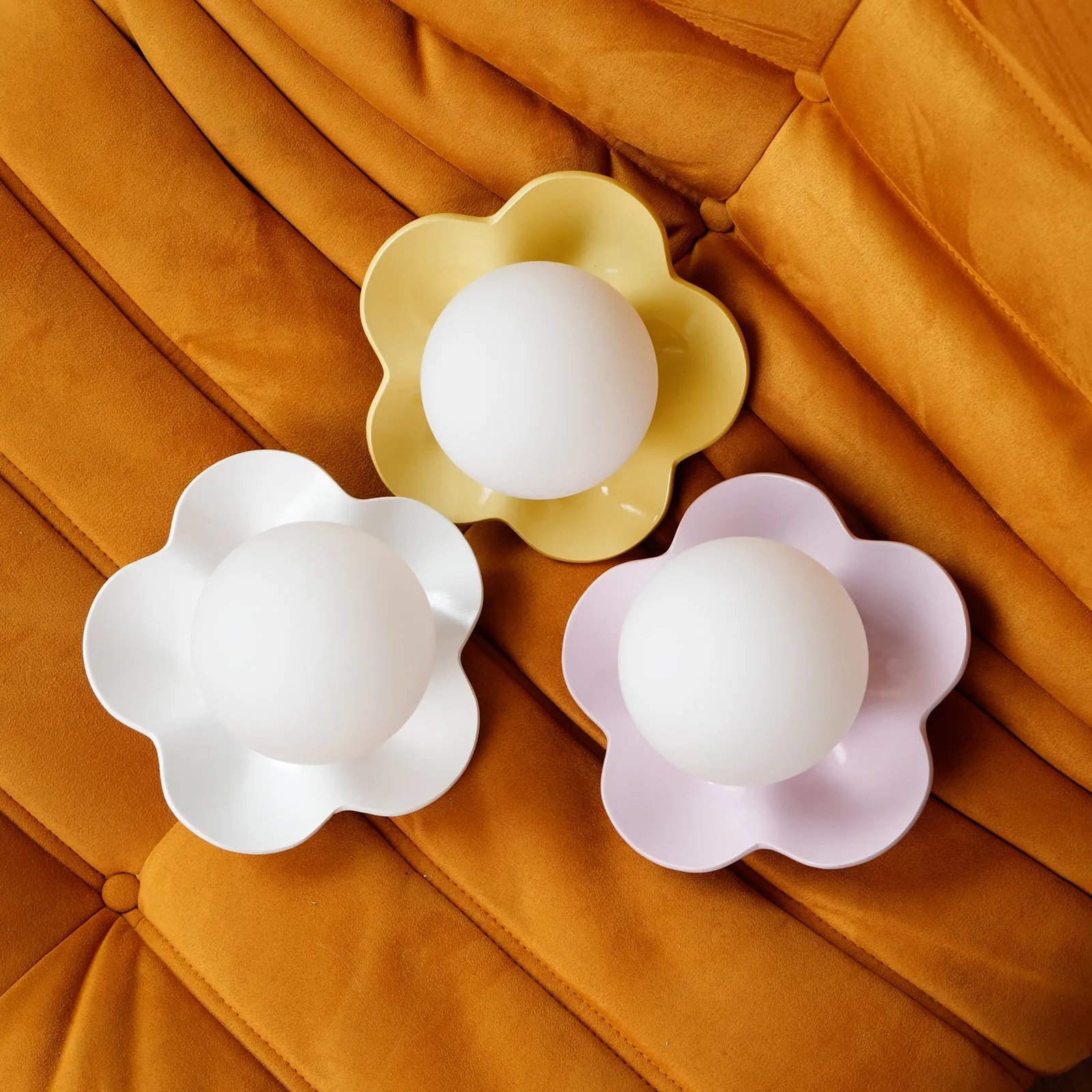 La Fleur Wall Lamp