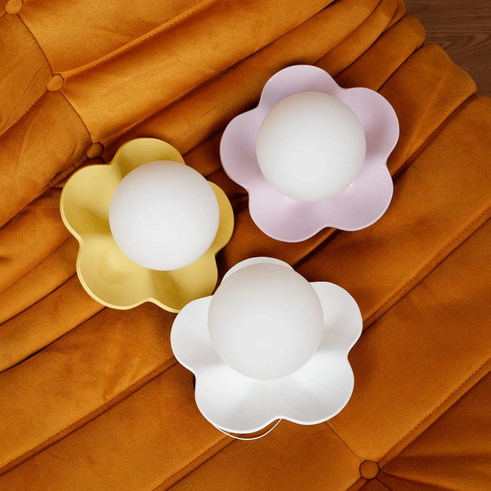 La Fleur Wall Lamp