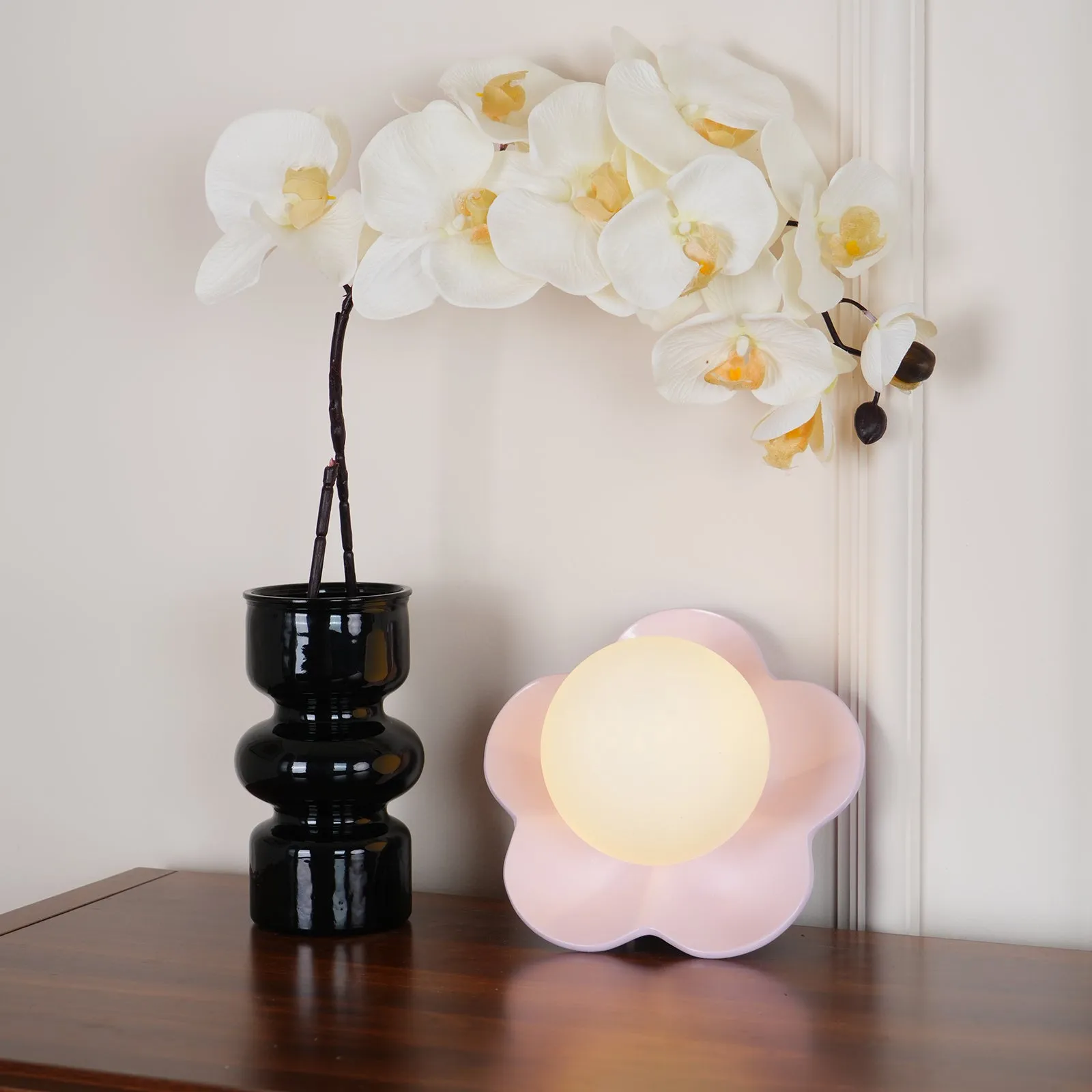 La Fleur Wall Lamp