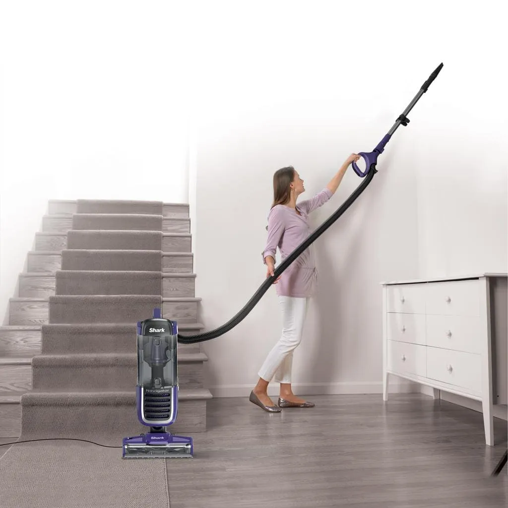 Shark Swivel Pro Vertical Vacuum Cleaner.A powerful vacuum cleaner with a vertical design that allows comprehensive home cleaning.-462338