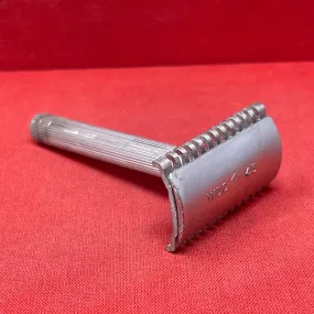 WW2 British 1945 Dated Military Razor